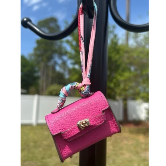 New mini bag charm w/ functional lock closure - Picture 1 of 11